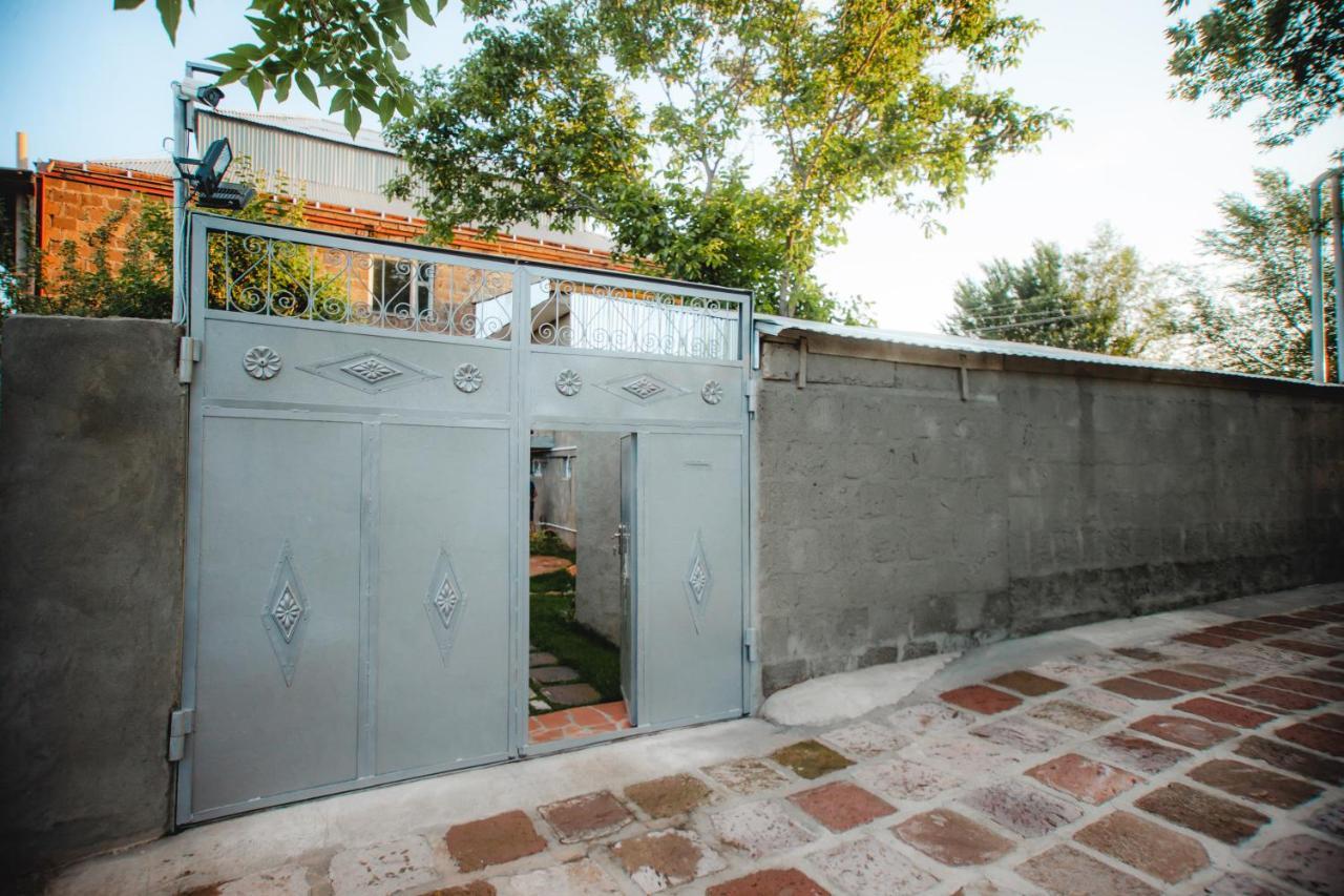 Mkhitaryan Guest House Gjoumri Kültér fotó